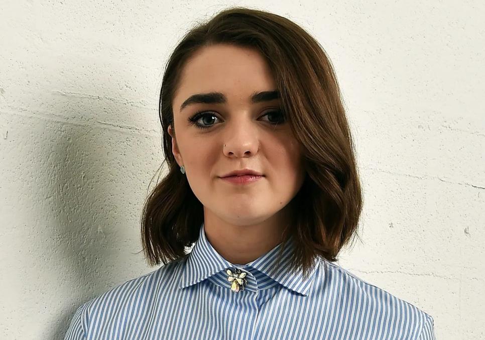 Мейсі Вільямс відзначила день народження, пірнаючи голяка в Середземне море