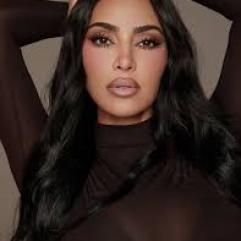 Кім Кардаш'ян про фінансові труднощі Dash: як Кортні допомогла запустити імперію