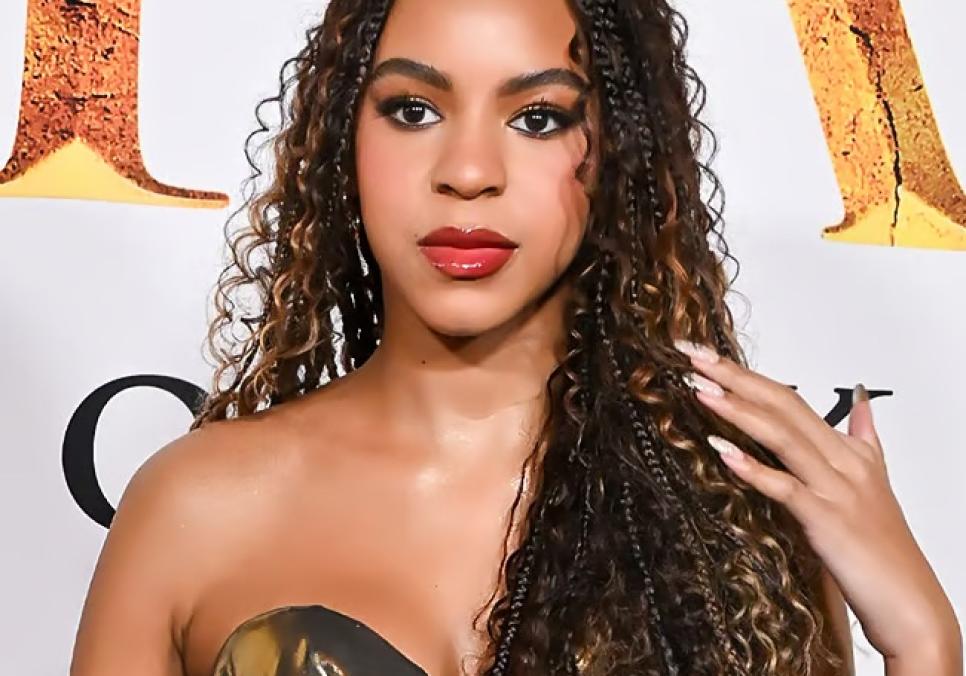 Блу Айві вразила у ретро-вбранні Balenciaga і має вигляд точнісінько як Бейонсе