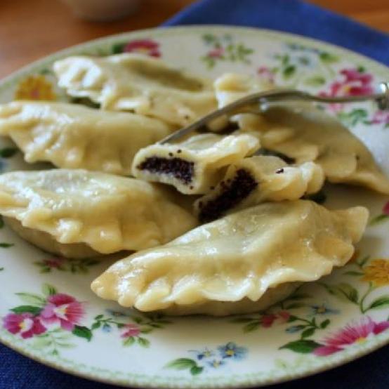 Рецепти:   Смачні солодкі вареники з маком