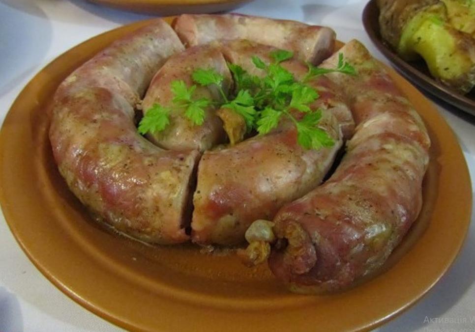 Рецепти:  Смачна апетитна домашня ковбаска
