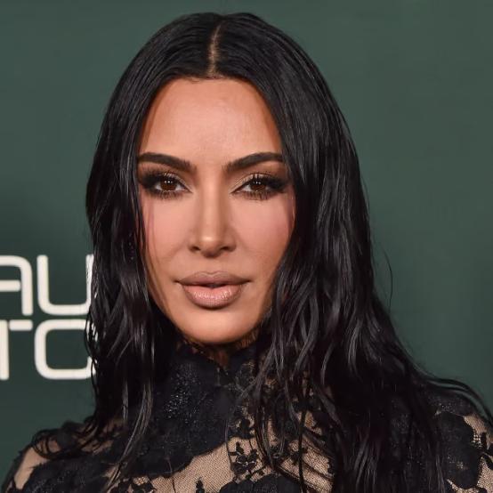 Кім Кардаш'ян зізналася, що стала «тим типом мами», який раніше критикувала