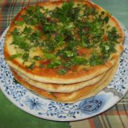 Рецепти:   Смачні домашні апетитні коржики з часником