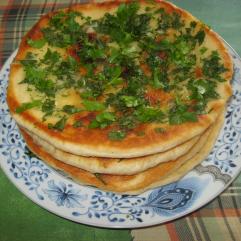 Рецепти:   Смачні домашні апетитні коржики з часником