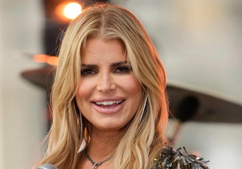 Джессіка Сімпсон вразила фанатів фотографією дорослого сина Ейса