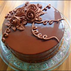 Рецепти:  Смачний ніжний домашній бісквітний торт  «Трояндове серце»