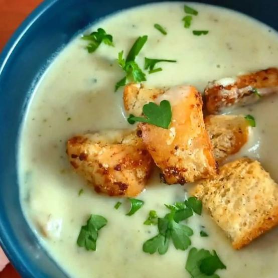 Рецепти:  Смачний домашній ароматний часниковий суп