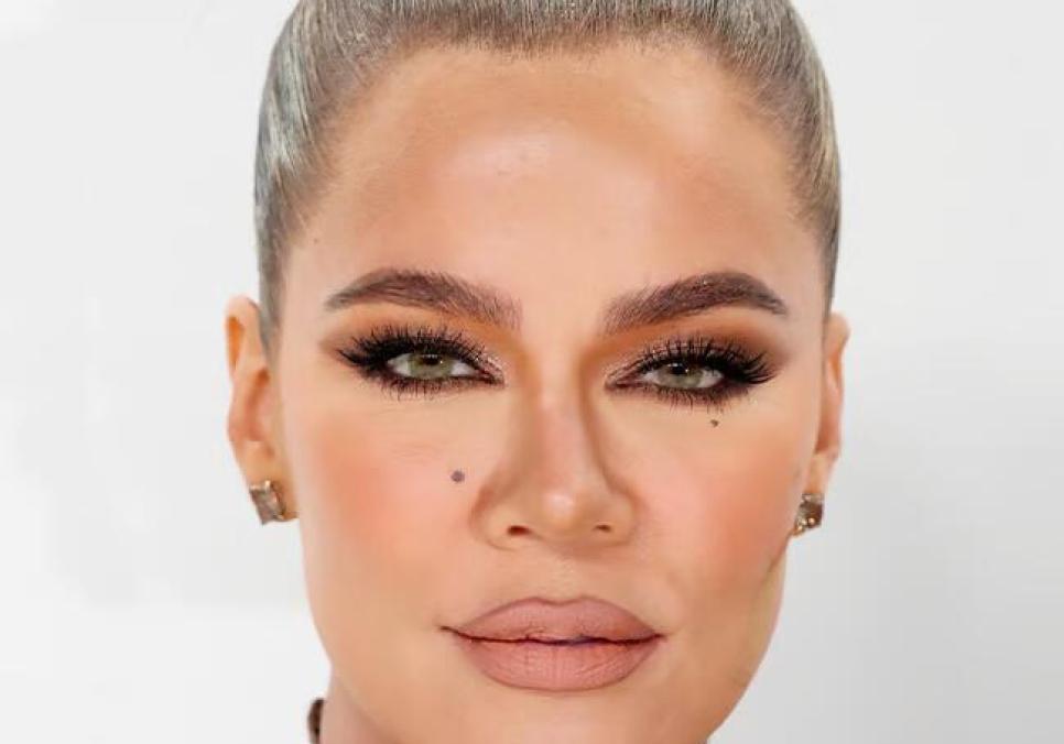 Хлої Кардаш'ян вразила фанатів сміливим помаранчевим образом та відверто розповіла про страх побачень