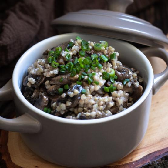 Рецепти:  Смачна ароматна гречана каша з білими грибами і м’ясом