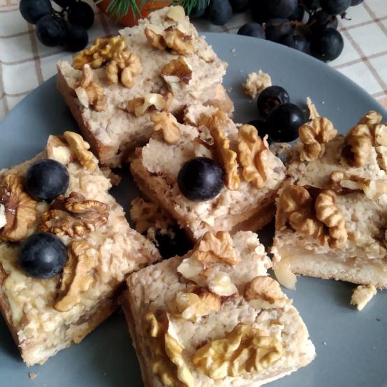 Рецепти:   Смачний ніжний домашній яблучний пиріг із горіховим кремом