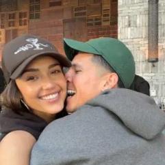 Джессіка Альба відсвяткувала День закоханих в обіймах Денні Раміреса