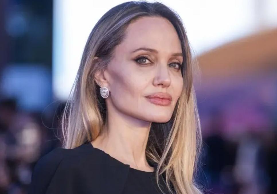 Анджеліна Джолі готується до переїзду зі США після повноліття молодших дітей