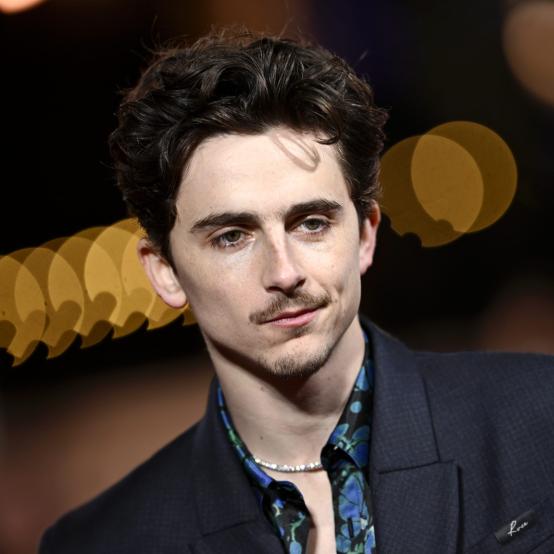 Тімоті Шаламе та Кайлі Дженнер влаштували романтичне побачення із палкими поцілунками в піцерії