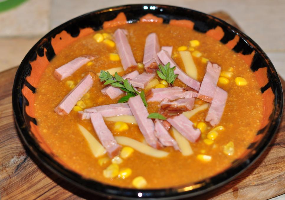 Рецепти:  Смачний домашній гострий сочевичний суп-пюре з копченою шинкою