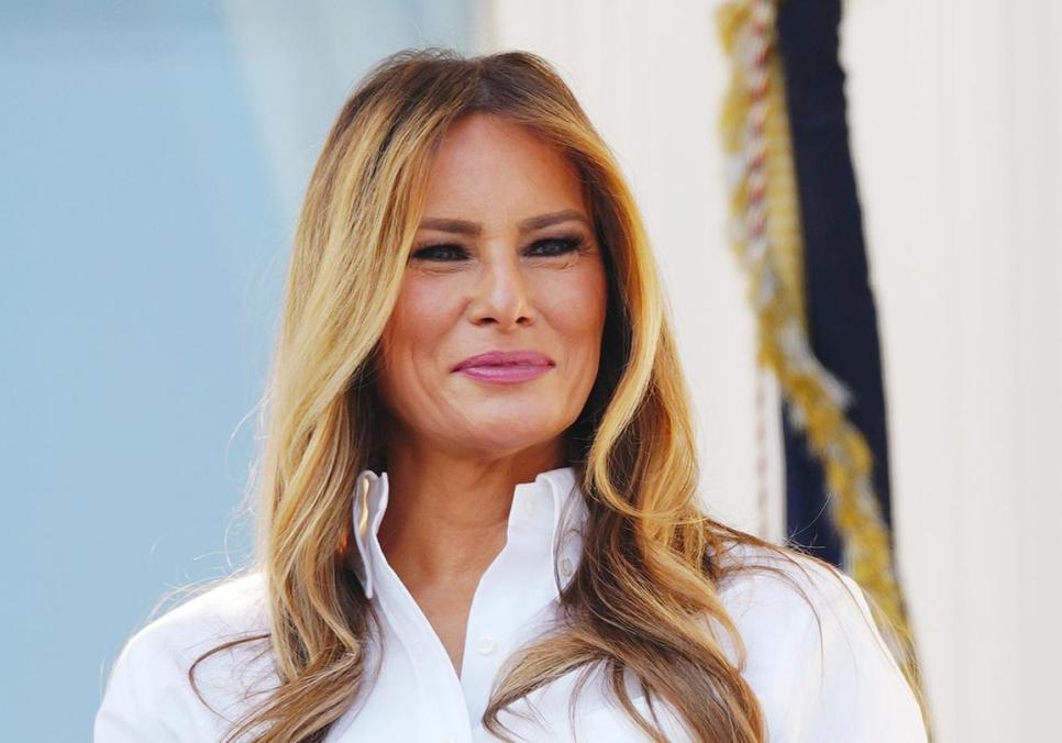 Меланія Трамп вразила розкішним образом на промові про стан країни