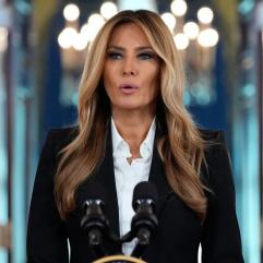 Меланія Трамп передала свою інавгураційну сукню до Смітсонівського музею