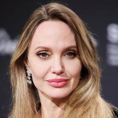 Анджеліна Джолі підкорила Катар елегантним образом на Art Basel