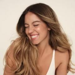 Сідні Свіні презентувала фінальну колекцію власного бренду білизни Syrn