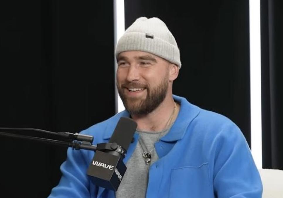 Тревіс Келсі обрав кашемір від Джіджі Хадід для дебюту в подкасті своєї невістки