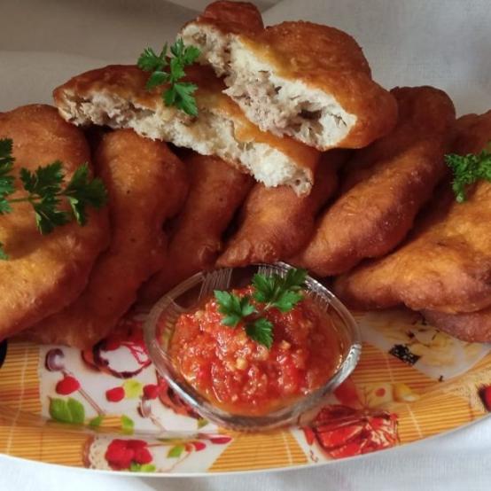 Рецепти:   Смачні ароматні домашні біляшики з м'ясним фаршем