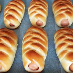 Рецепти:   Смачні апетитні сосиски в тісті