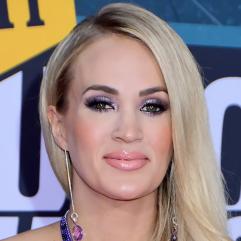 Керрі Андервуд приголомшила фанатів образом у помаранчевих штанах, але потрапила в скандал через коментарі