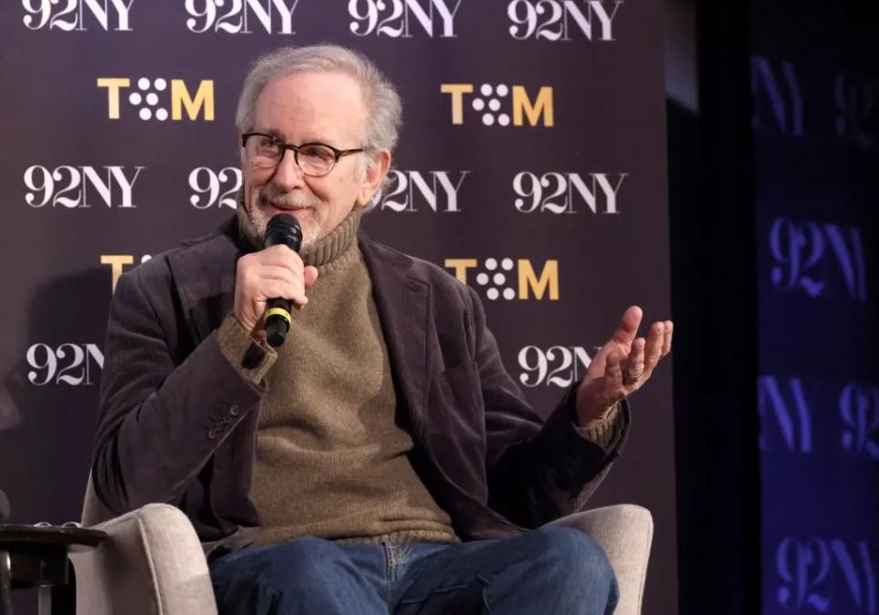 Стівен Спілберг підтримав родину покійного Джеймса Ван Дер Біка значною пожертвою