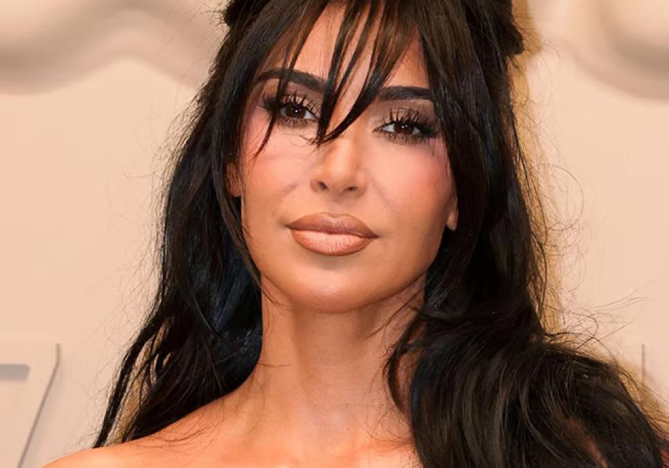 Кім Кардаш’ян розкритикували за невдалу спробу попрацювати касиром у Парижі