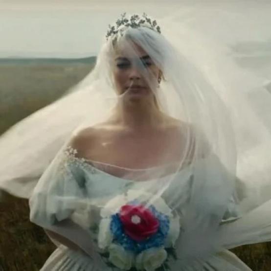 Марґо Роббі та Джейкоб Елорді підкорили киян у драмі «Буремний перевал»