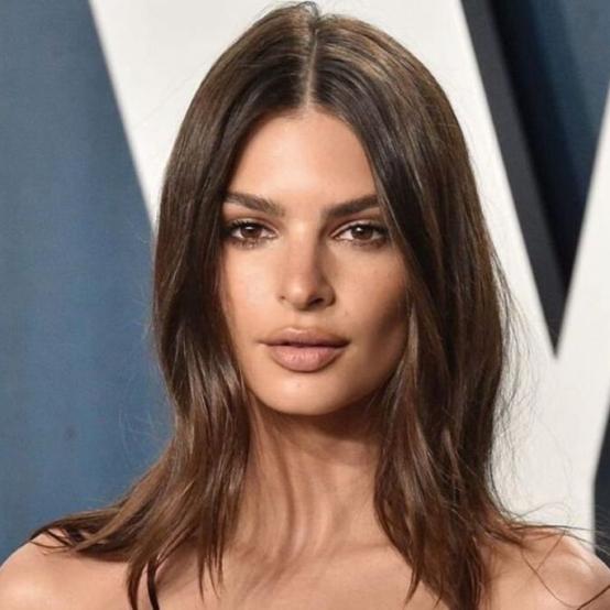 Емілі Ратаковскі підтвердила роман із французьким режисером Роменом Гаврасом