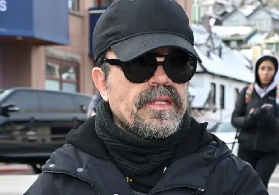 Пітер Дінклейдж урятував літню жінку на крижаних сходах Брукліну