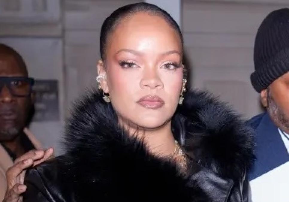 Ріанна потрапила у конфуз із вбранням на показі AWGE свого коханого A$AP Rocky у Нью-Йорку