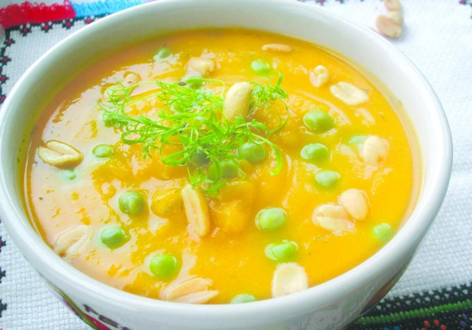 Рецепти:   Смачний домашній ароматний гарбузовий крем-суп з арахісом
