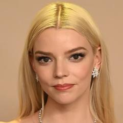 Аня Тейлор-Джой вразила елегантним образом на заході Apple TV