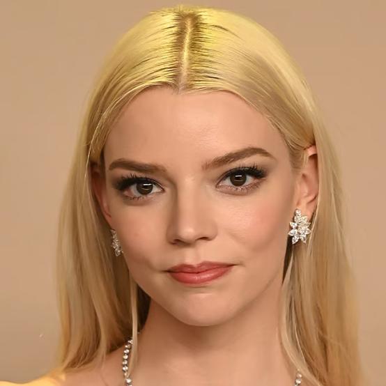 Аня Тейлор-Джой вразила елегантним образом на заході Apple TV