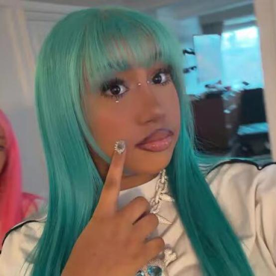 Норт Вест вразила мережу новим рок-образом із фальшивим пірсингом