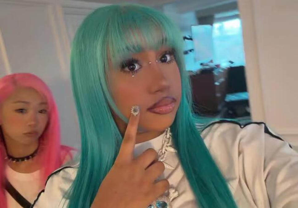 Норт Вест вразила мережу новим рок-образом із фальшивим пірсингом