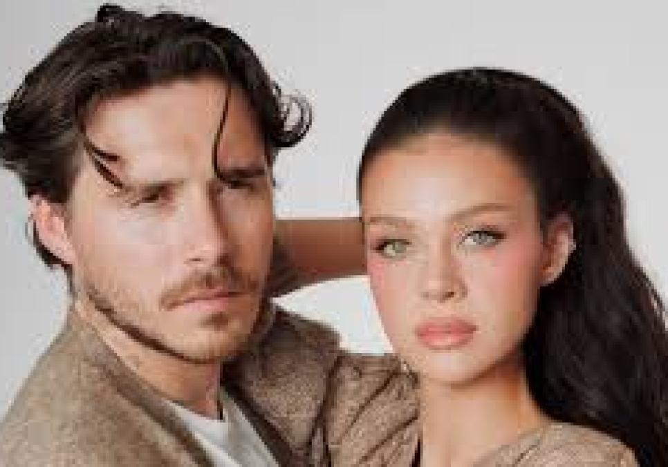 Нікола Пельтц надіслала закодоване послання Бекхемам через татуювання