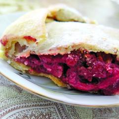 Рецепти:   Смачний ніжний струдель з вишнями