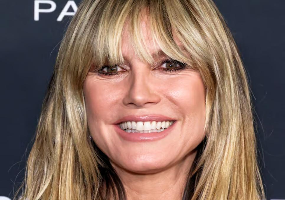 Гайді Клум вразила зухвалою прозорою блузою на прем'єрі Періс Гілтон