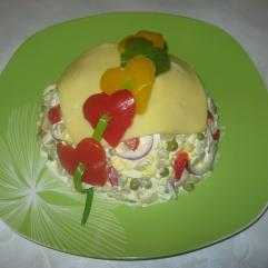 Рецепти:  Смачний домашній салат «Під капелюшком»