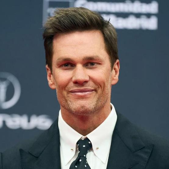 Том Брейді здивував мережу образом з однією рукавичкою під час трансляції FOX Sports