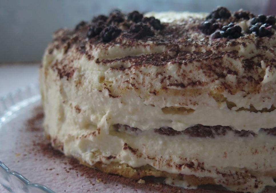 Рецепти:  Смачний домашній торт «Кокосова насолода»