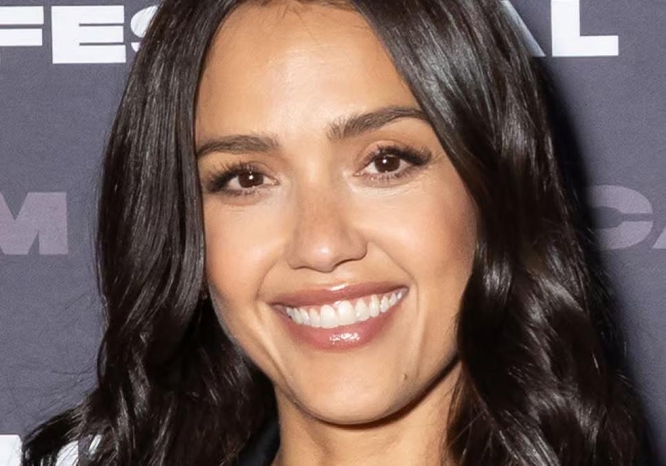 Джессіка Альба потрапила під шквал критики через «неправильний» рецепт мексиканського супу