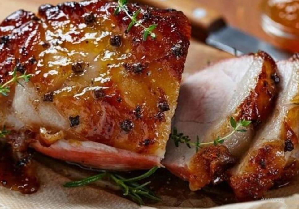 Рецепти:   Смачний домашній м’ясний рулет з ароматом чебрецю