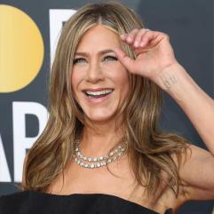 Дженніфер Еністон приголомшила фігурою в бікіні та зустріла 2026 рік із коханим