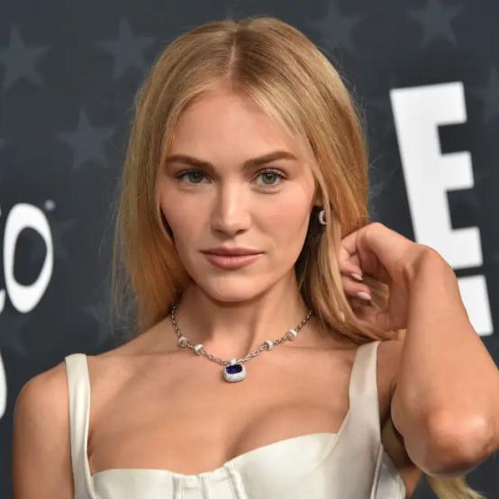 Мішель Рендольф відмовляється обговорювати свій роман із Гленом Павеллом