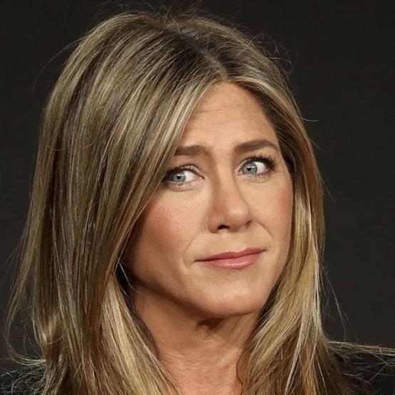 Дженніфер Еністон підтримала свого хлопця Джима Кертіса на презентації його книги в Каліфорнії