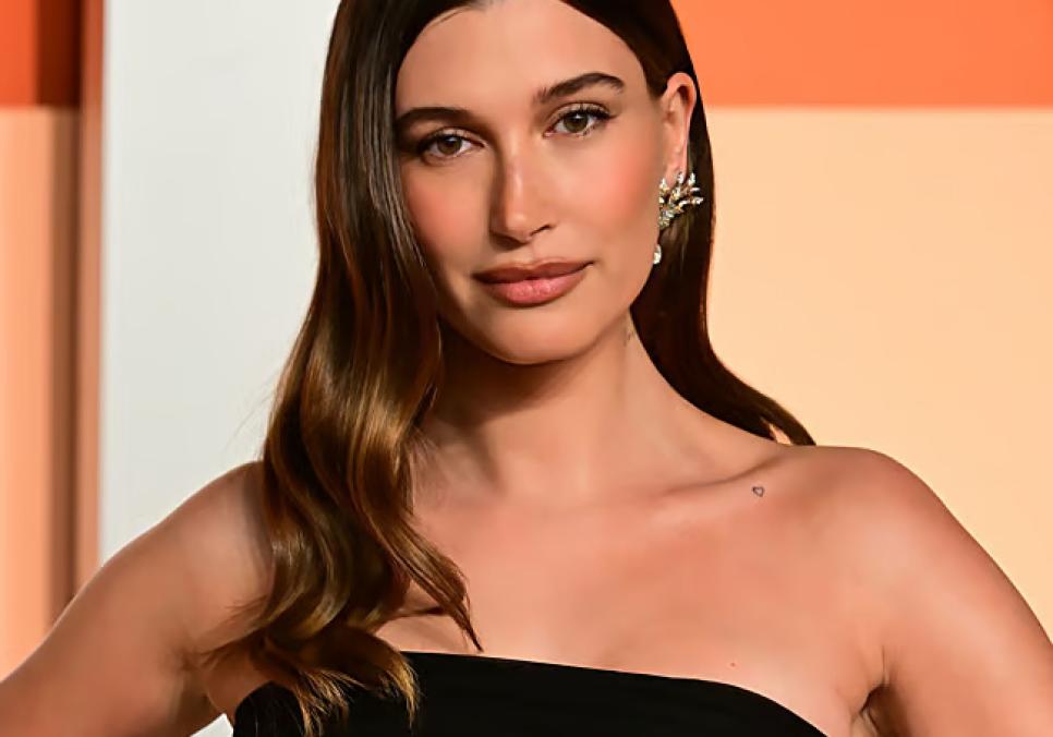 Гейлі Бібер задає тренди: зірка показала найстильніші купальники для сезону 2026