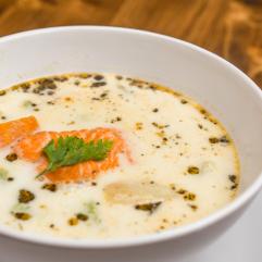 Рецепти:   Смачний домашній вершковий суп із лососем